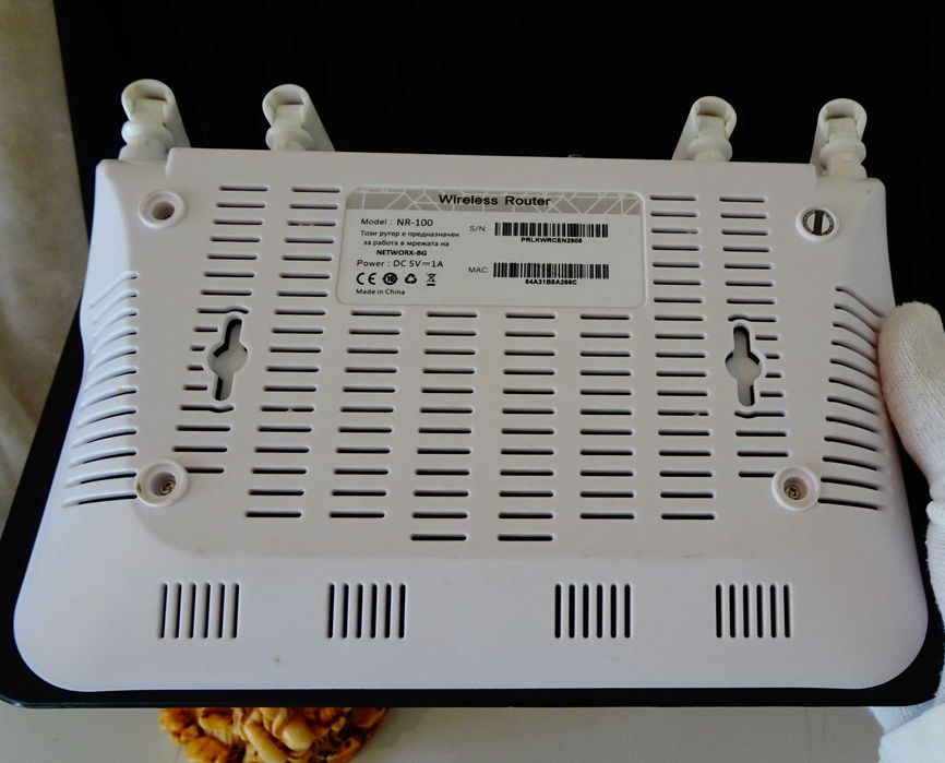 Рутер NPLAY-NR100,зарядно.