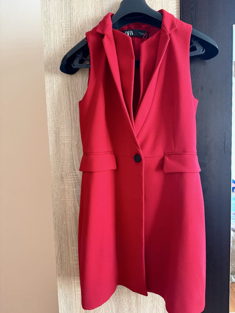 Червен елек Zara