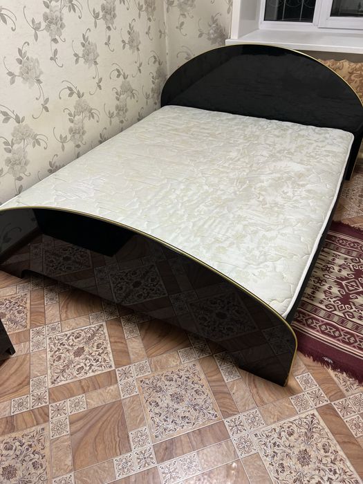 Кровать, шкафы, тумбочка