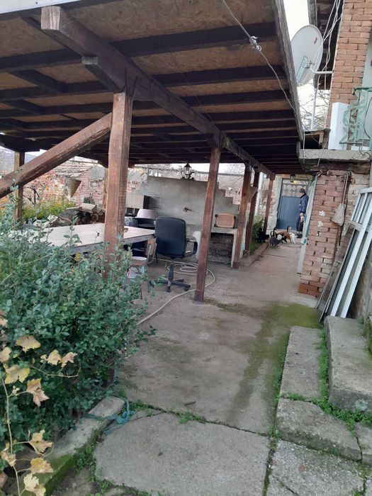 Къща в село Хотница