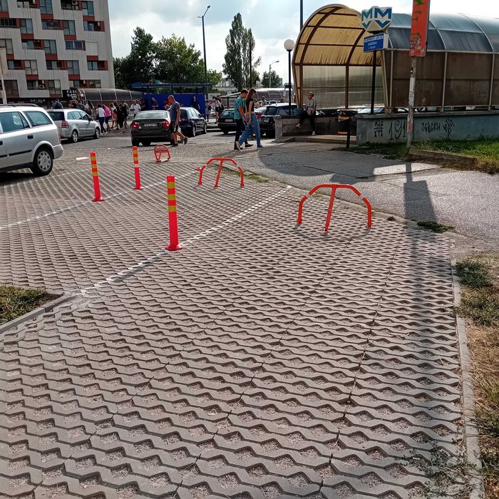 Продавам спешно наземно паркоместо в Люлин