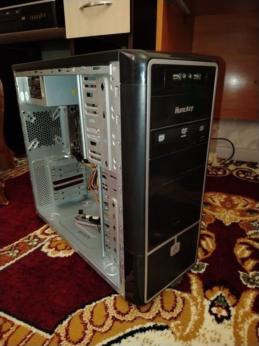 Продаётся кейс с БП и ДВД.