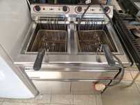 Friteuza dubla de putere, la 380v, de banc, cu robinet