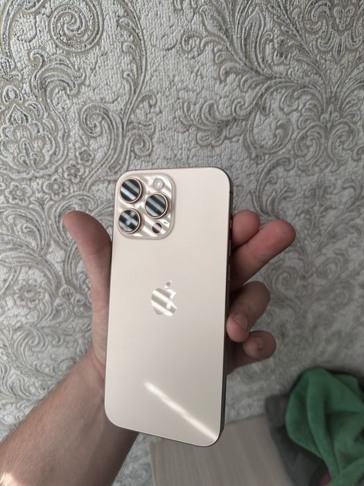 Iphone 16 pro max в отличном состоянии 100 акб