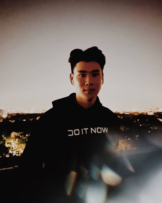 МОБИЛОГРАФ Алматы МОБИЛОФОТОГРАФ Фотограф Алматы Мобилография