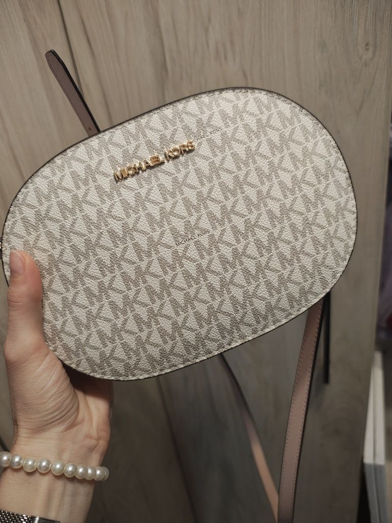 Оригинална чанта Michael Kors
