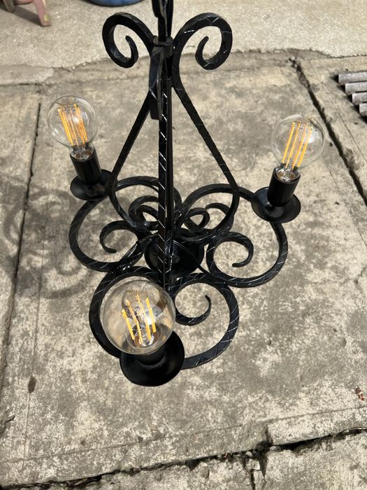 Lustră            .