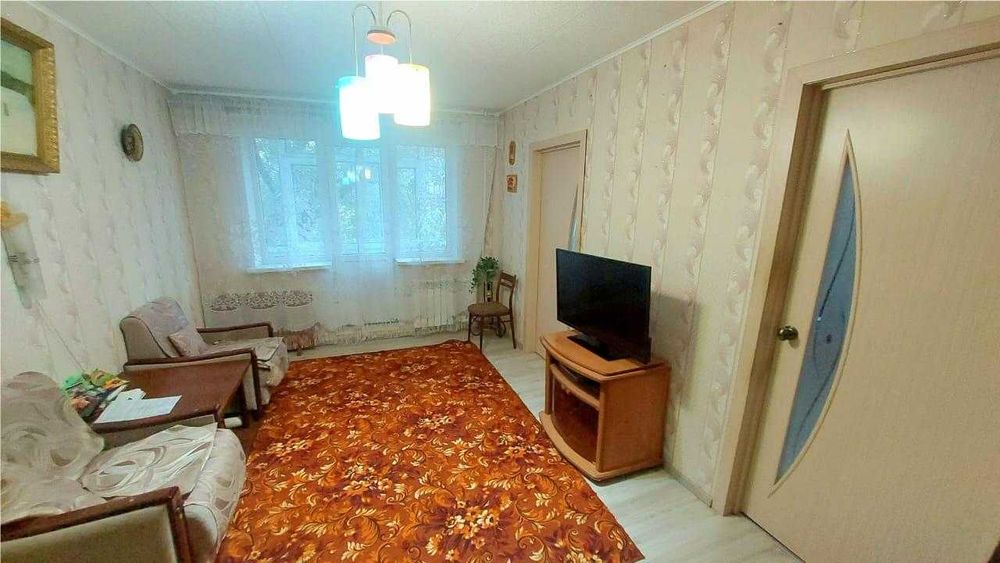 Продам 3 комнатную квартиру Металлургов 4 микрорайон