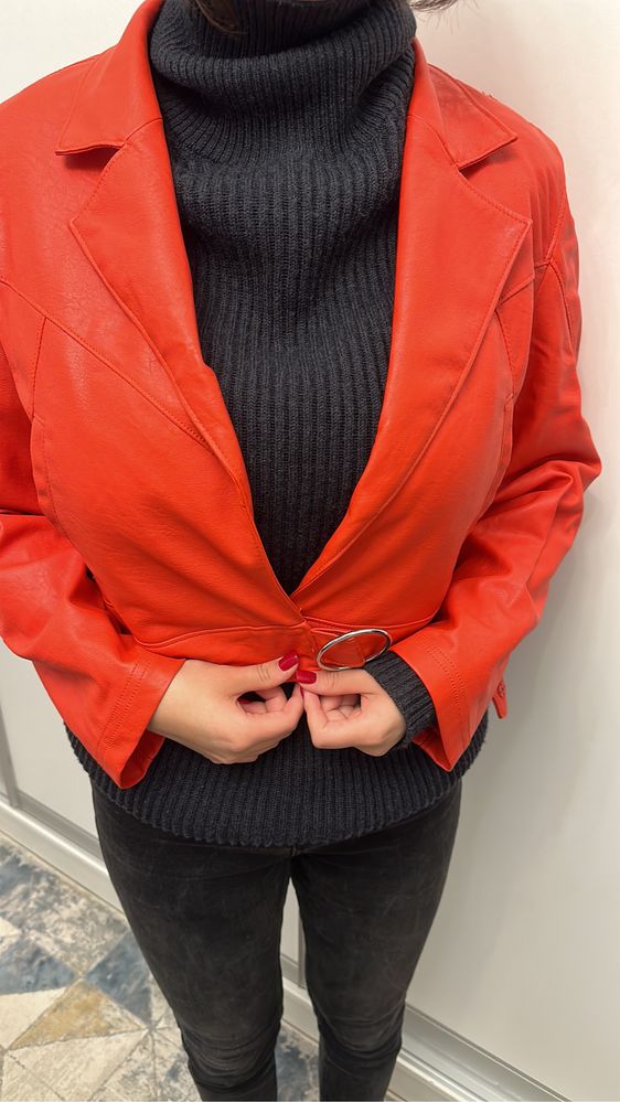 Красная куртка Bershka размер S стиль oversize