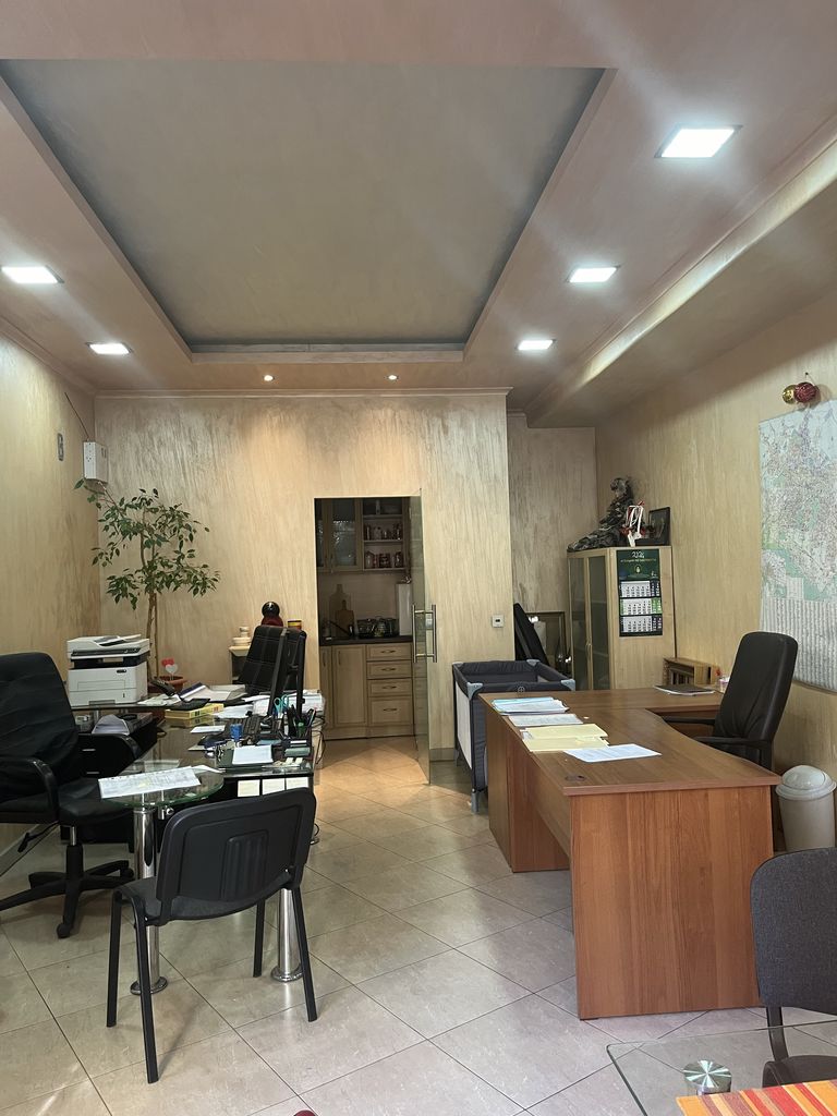 Дава се под наем Офис в София, Стрелбище - 40 кв.м за 204 € - Снимка #2