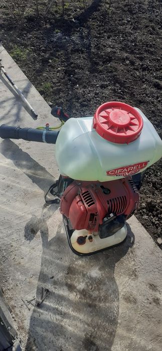 Stropit pomi fructiferi,vita de vie, solarii,sere,terenuri