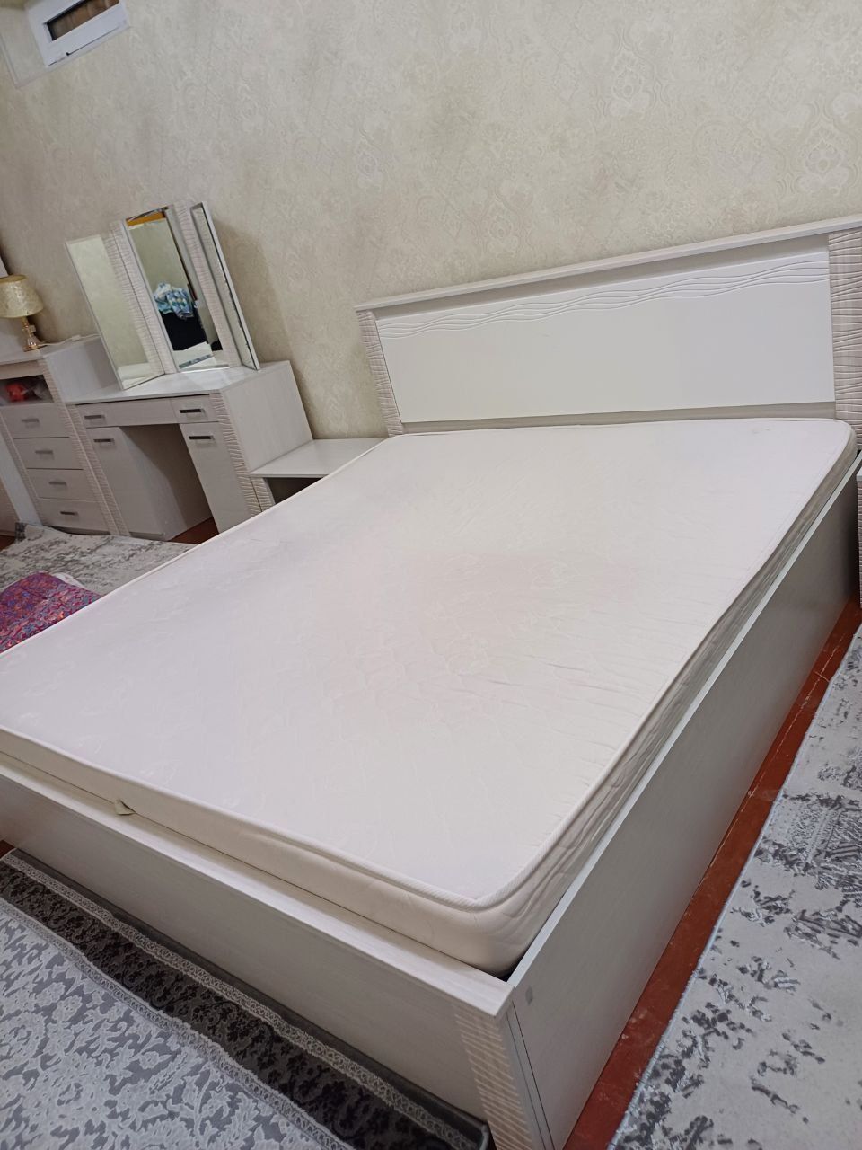 Продаётся стенка с кроватью