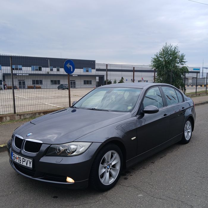BMW 320 150 cp Sportline. Interior piele & textil. Bixenon angel eyes.