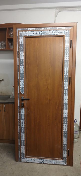 Нова Алуминиева врата 0.80см х 2.00см