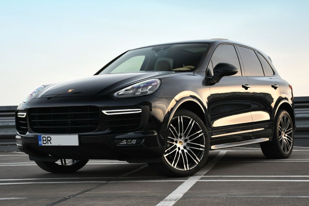 Vand Porsche Cayenne GTS / Platinum Edition / Panoramic / R21