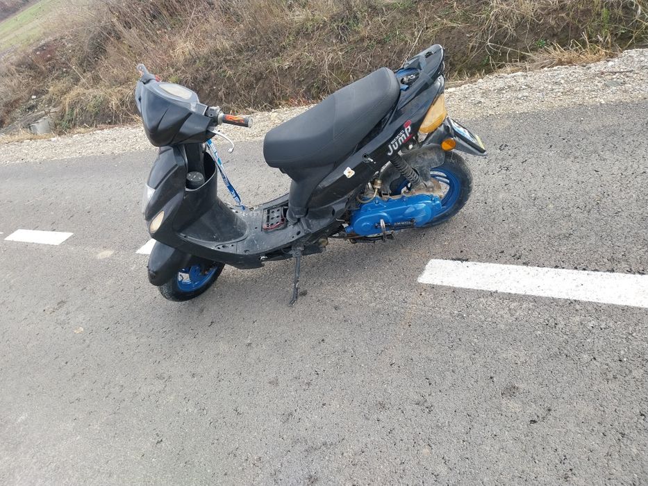 Vând scuter generic jump 2 80cc 4t