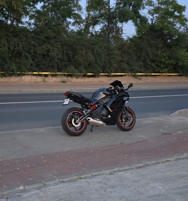 Kawasaki ER-6F, 649 cc