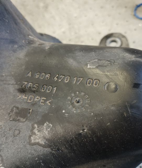 Rezervor ADBLUE A 906 470 17 00 Mercedes-Benz Sprinter a 3-a generati