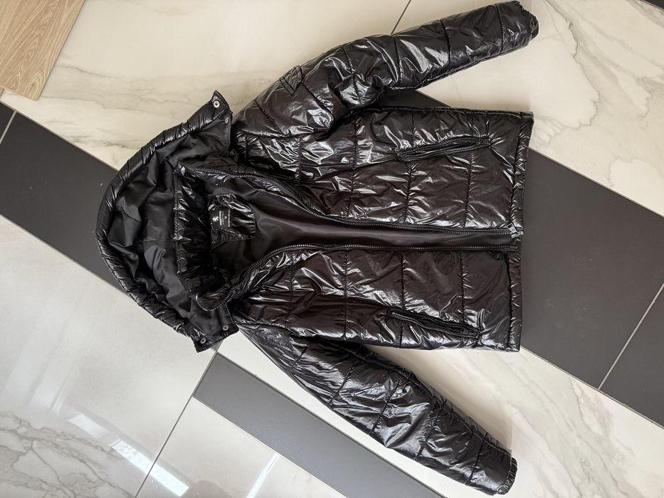 Куртка демисезон брендовая . Стоила 80 к