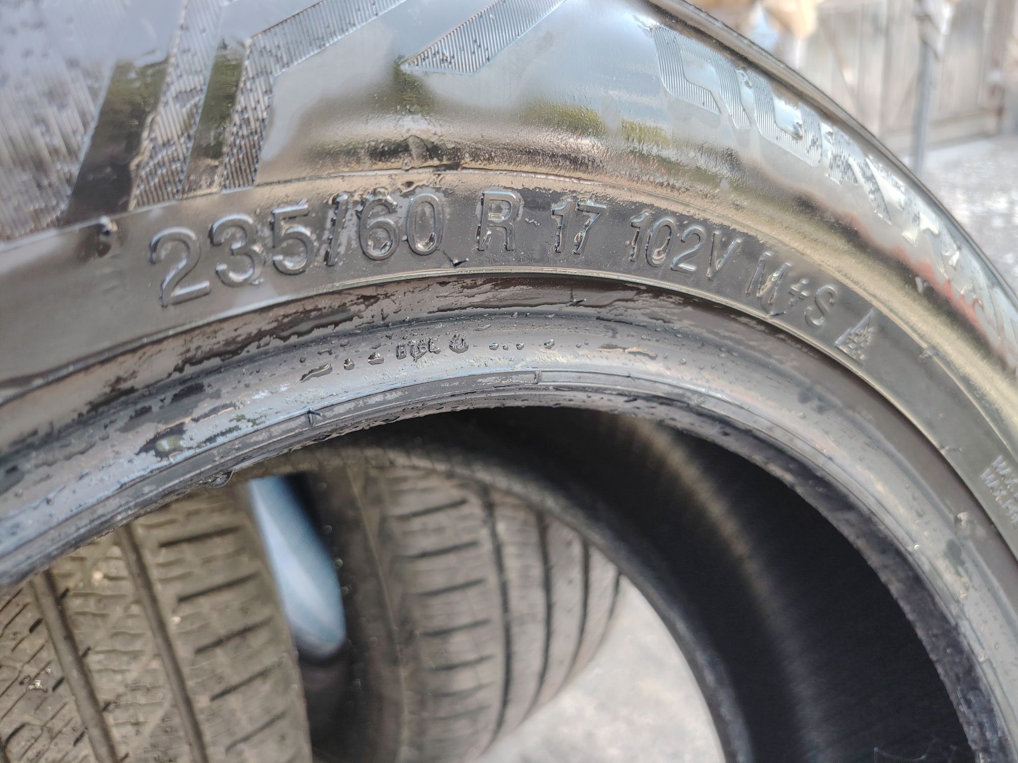Гуми Vredestein 235/60/17