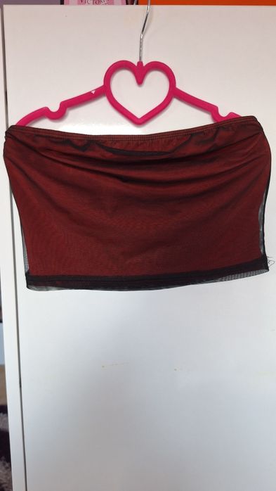 Червен топ без презрамки