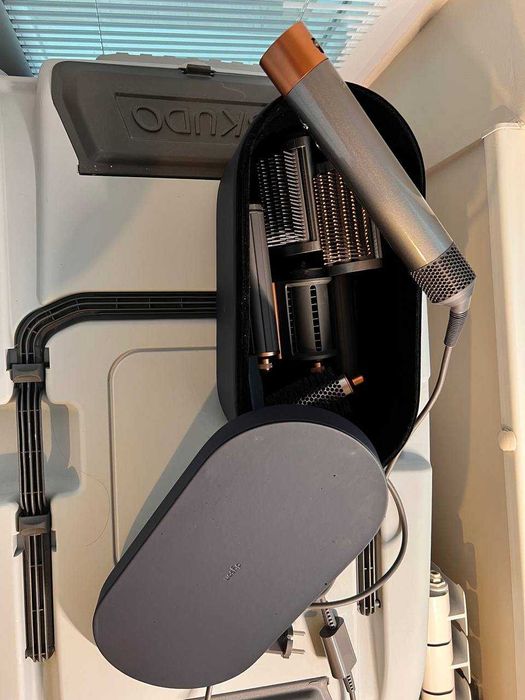 Dyson Airwrap пълен комплект