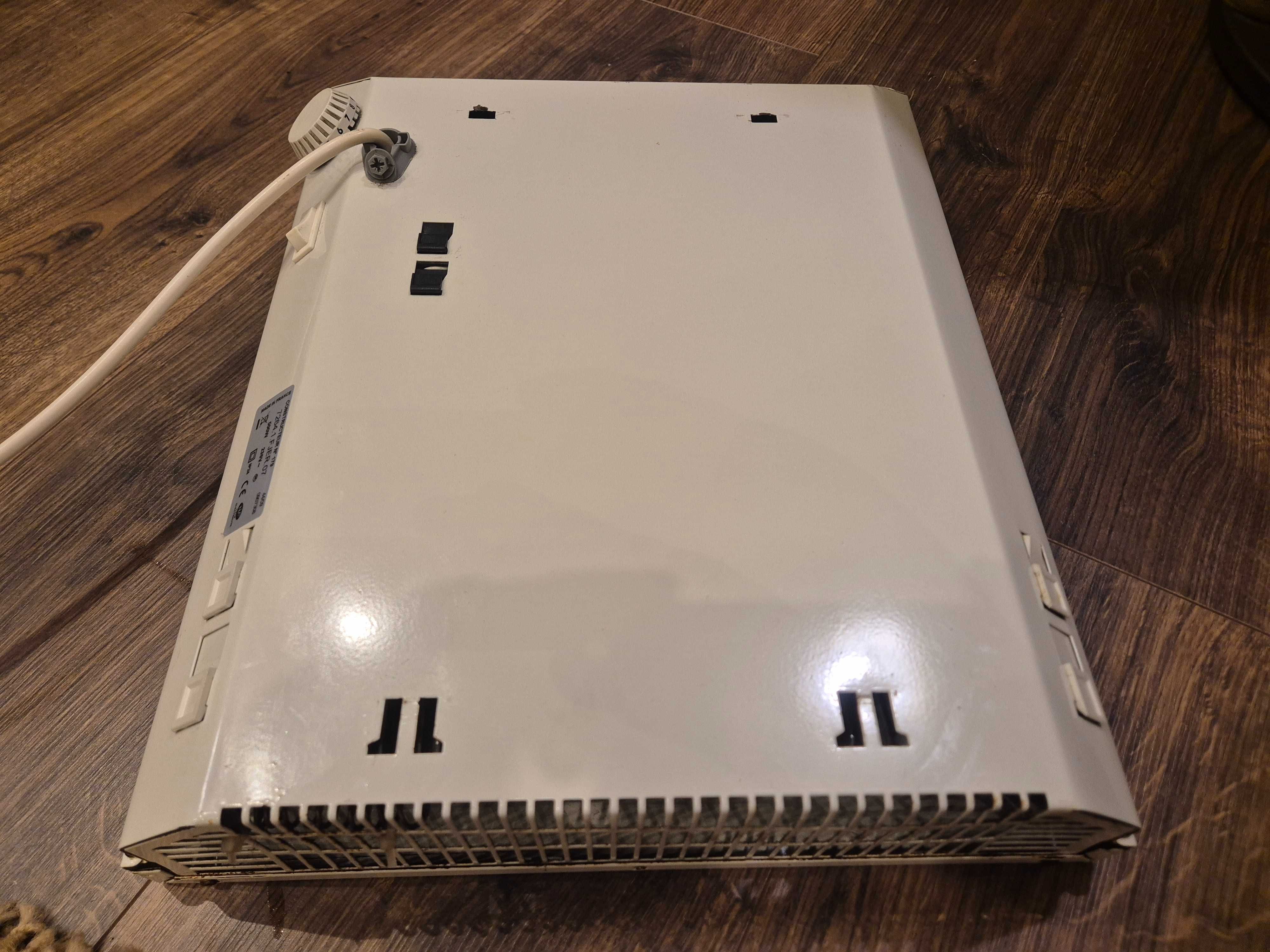 Стенен конвектор Noirot 179, 500W в бял цвят