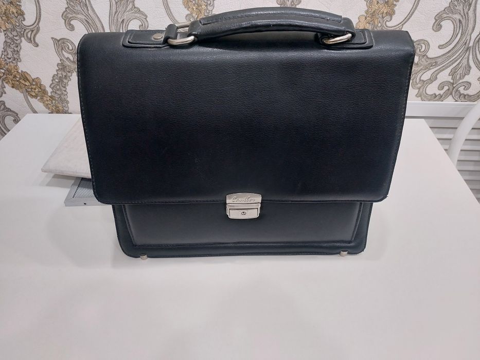 Кожаный портфель для документов