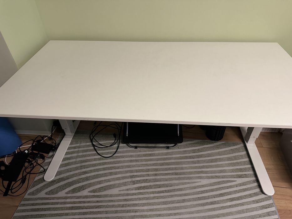 Регулируемо бюро 160×80 см – бяло (модел от JYSK)