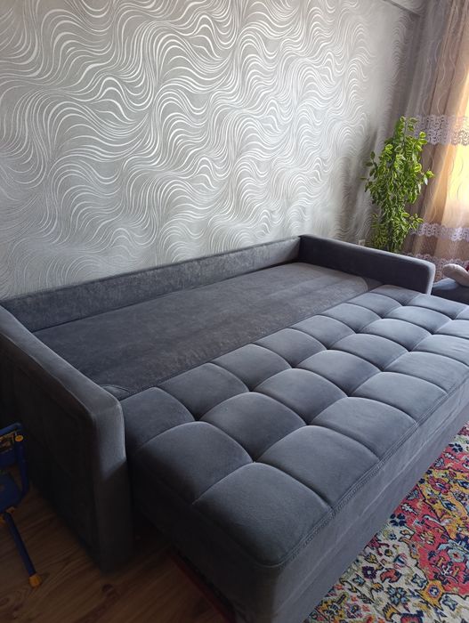 Продам диван почти новый