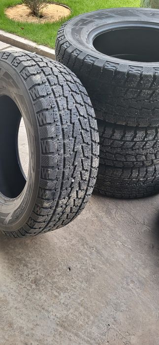 Зимние шины б/у.