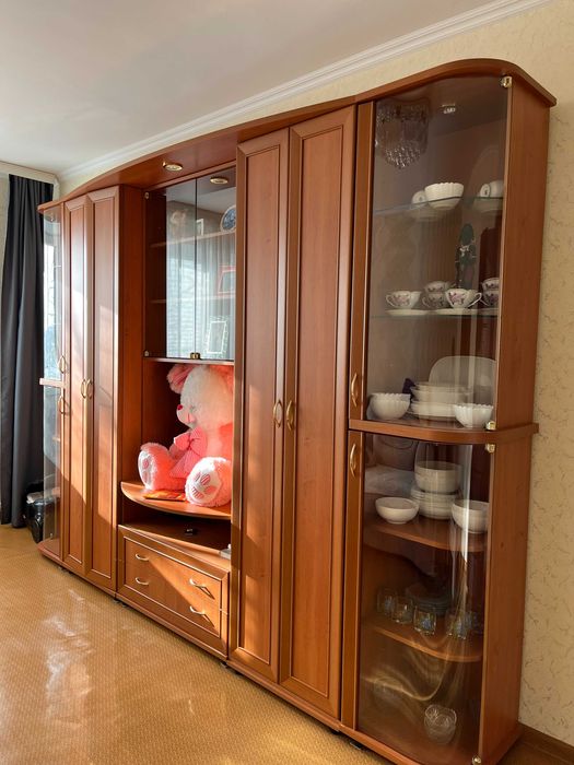 продам горку в гостиную