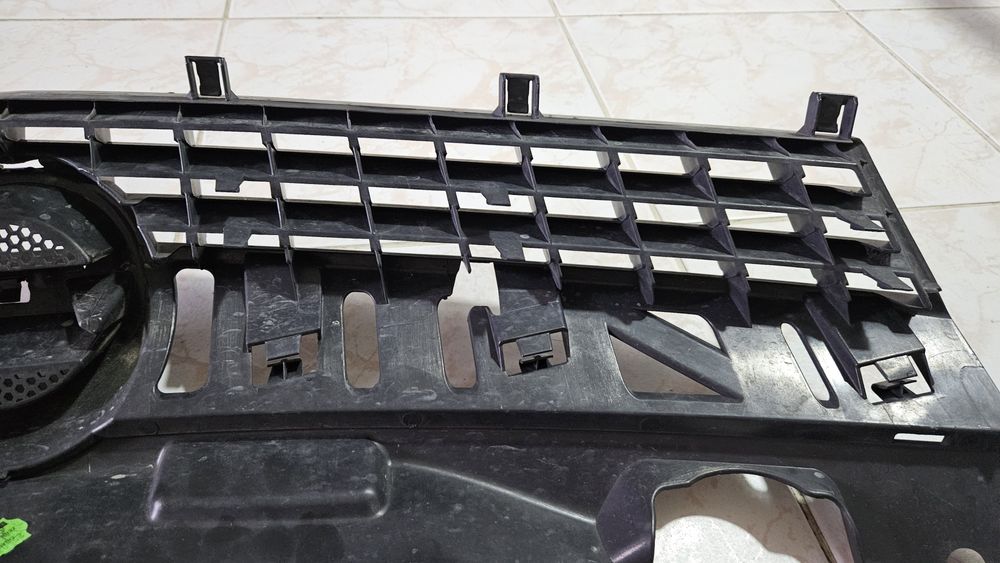 Grila radiator bara fata Opel Astra H GTC