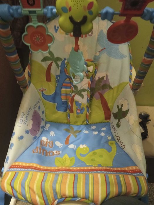 Детски шезлонг с вибрации и мелодии