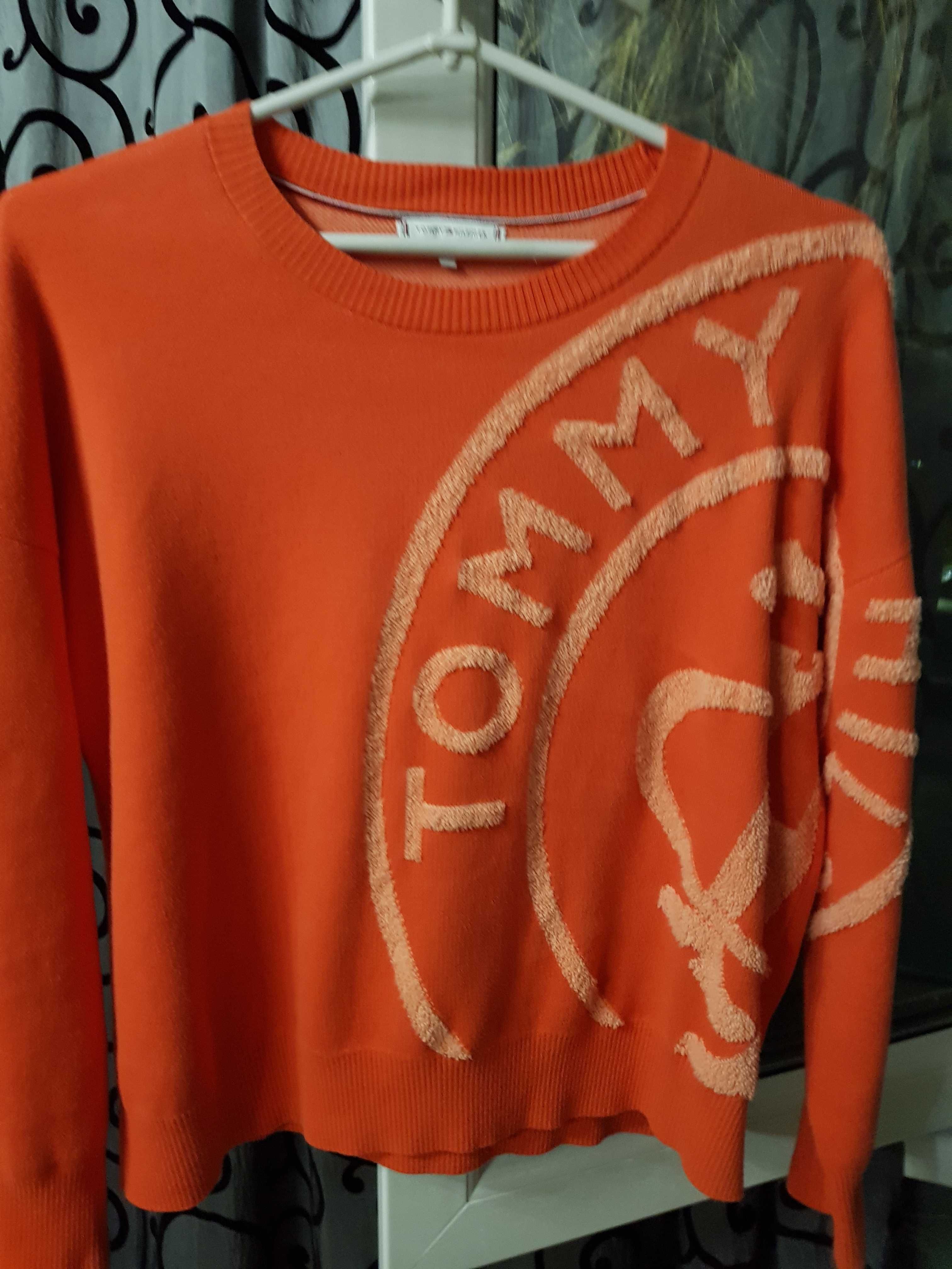 Продавам дамски памучни  блузи на марката Desigual и Tommy Hilfiger