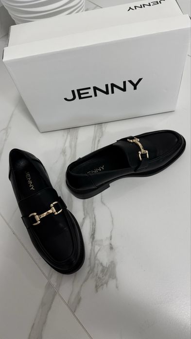 Mocasini Jenny cu accesoriu auriu