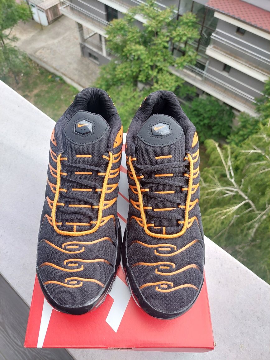 Nike Air Max Plus TN ‘Dark Obsidian Orange’