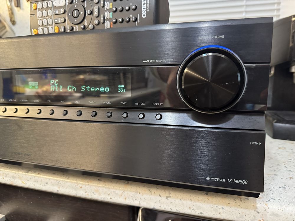 Onkyo TX-NR808 resiver