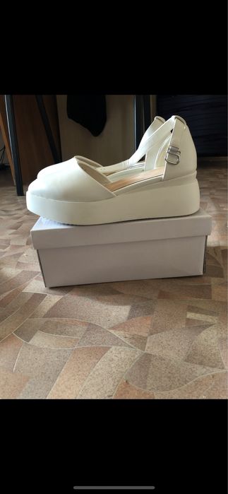 Обувь женская новые