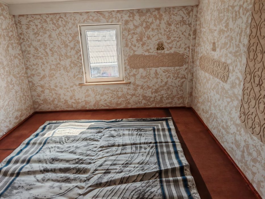 Сдаётся комната в частном доме 700000.