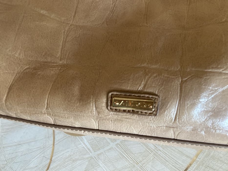 Сумку женскую добротную Aldo