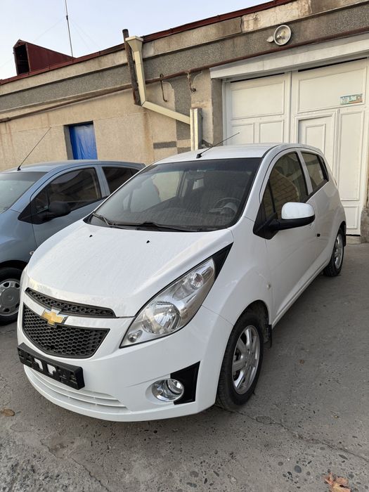 Spark avtamat sotiladi