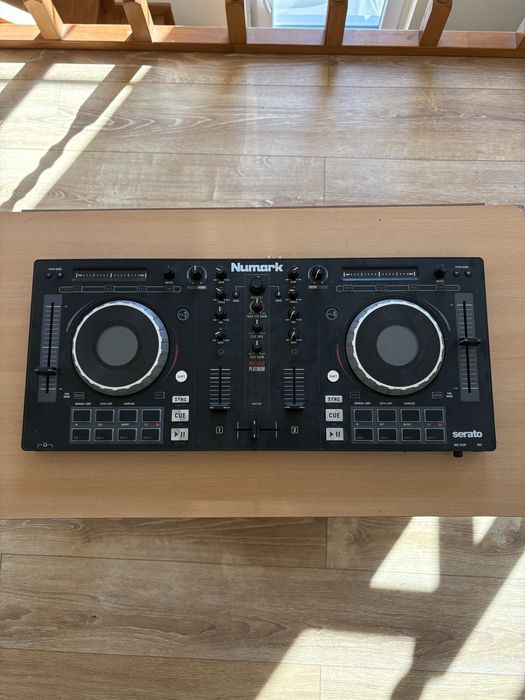 Numark Mixtrack Platinum