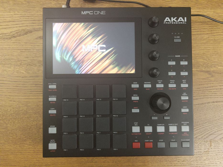 Akai MPC One Семплер