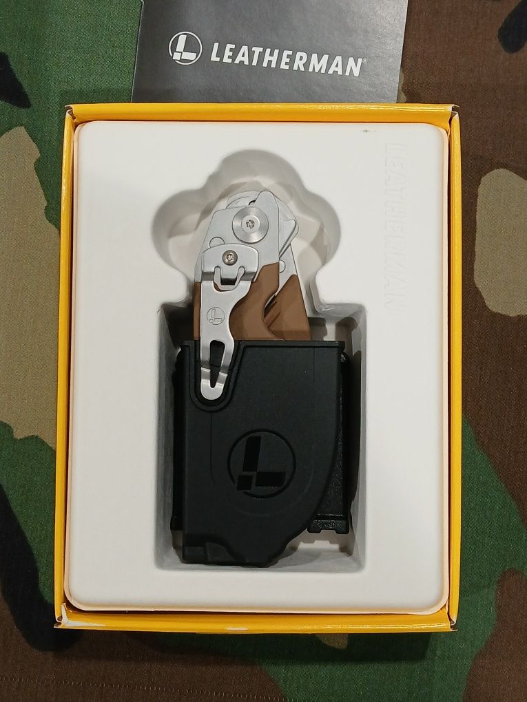 Сгъваемa медицинскa ножицa 6 в 1 Leatherman Raptor® Rescue Coyote USA