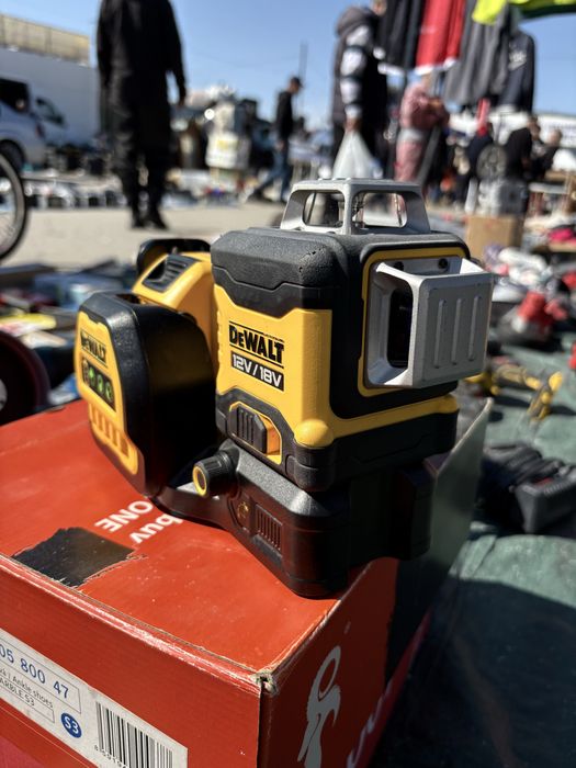 Vând Laser Dewalt DCE089NG18-XJ cu linii verzi