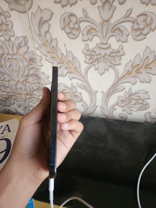 Iphone12pro ideal hech qayeri almashmagan radnoy hamma narsasi