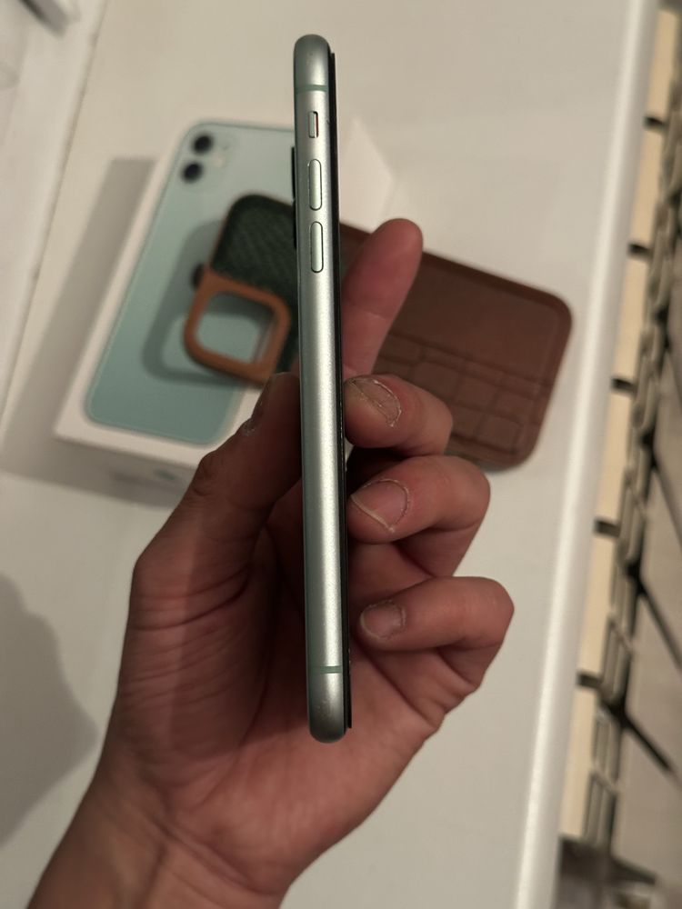 Iphone 11 в отличном состояний не вскрытый