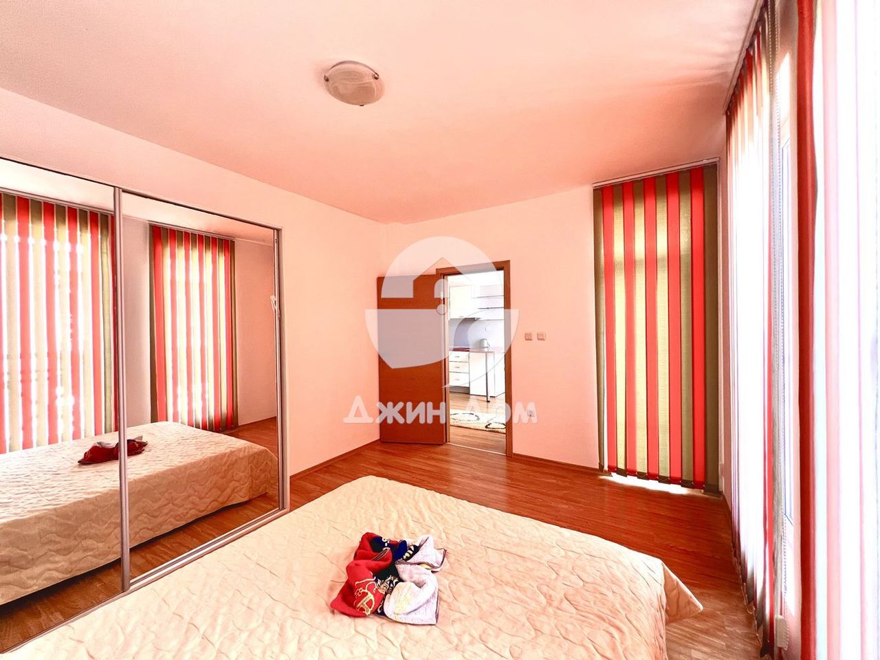 Продава се Тристаен апартамент в к.к. Слънчев бряг - 69 кв.м за 812 €/кв.м - Снимка #9