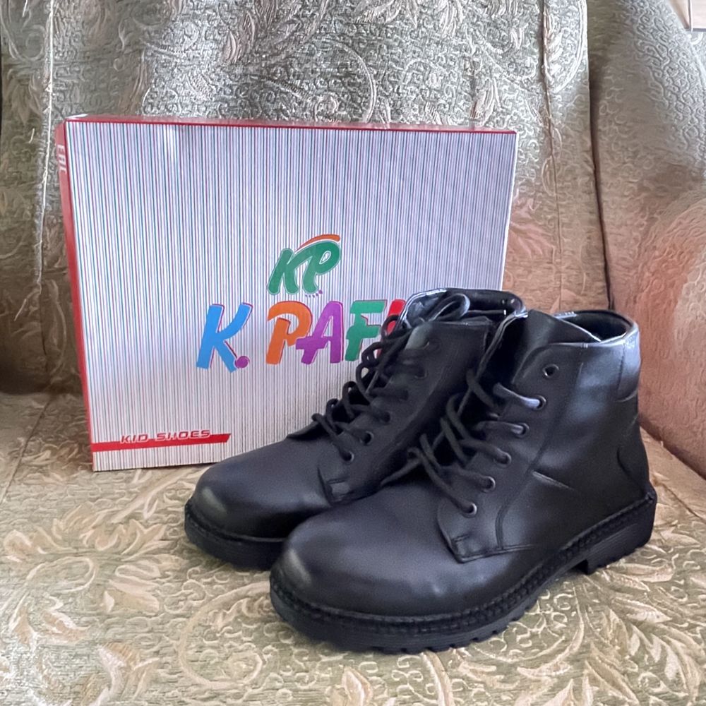 Продам ботинки осенние кожаные